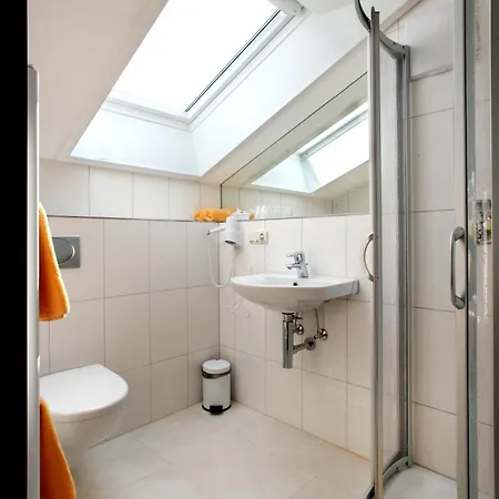 Bahnhof Busch Affittacamere 4*