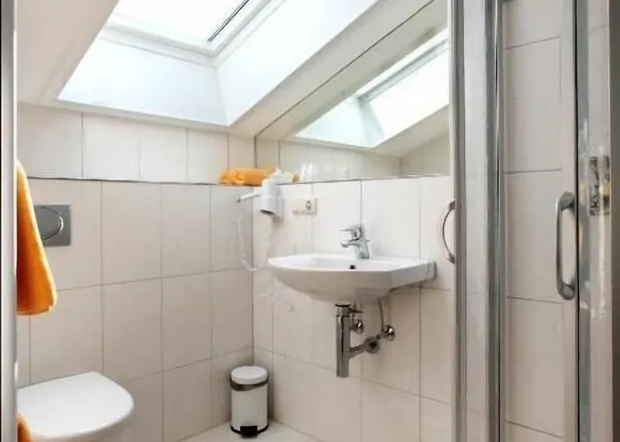 Bahnhof Busch Guest house